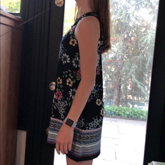 Halter dress - Picture 2 of 2